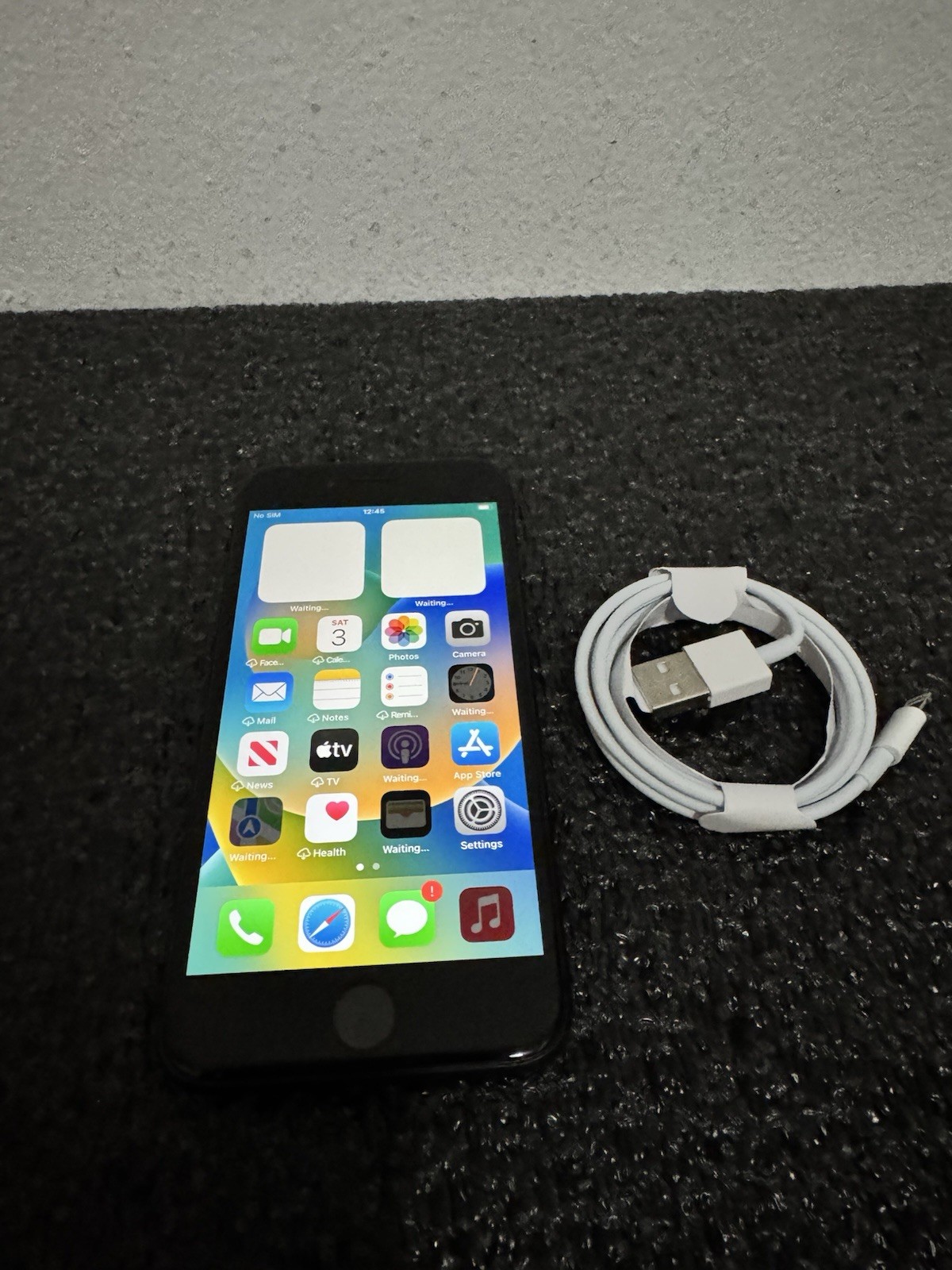 Apple iPhone 8 – 64 GB – Space Gray (AT&T ONLY)