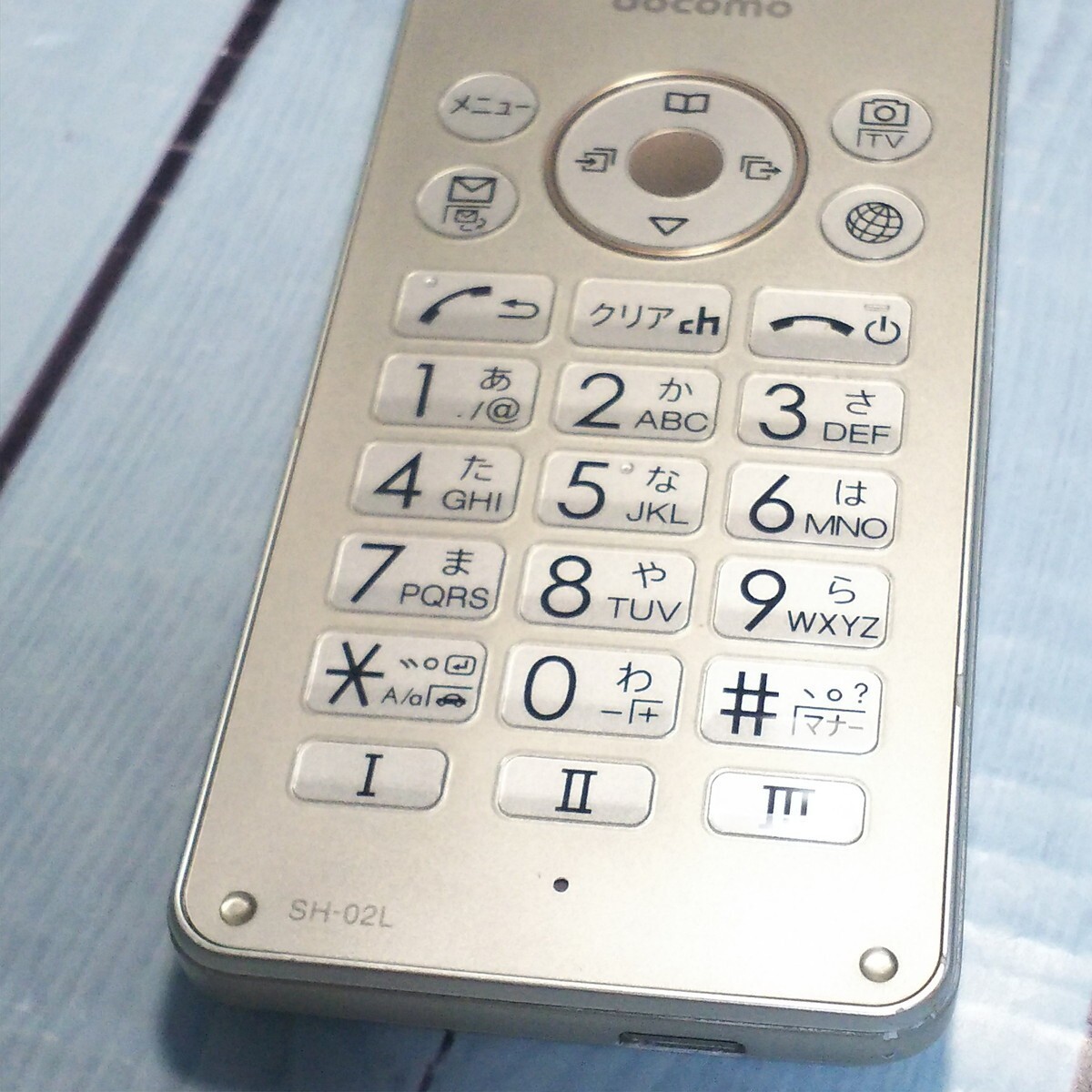 SHARP SH-02L AQUOS KEITAI Gold ANDROID FLIP PHONE UNLOCKED Sim Free from Japan