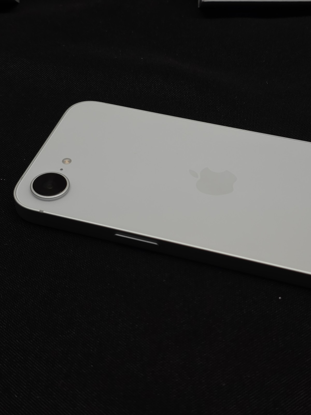 Apple iPhone 17E – 256 GB – White FOR PARTS ONLY- READ! Sprint/Tmobile No Return