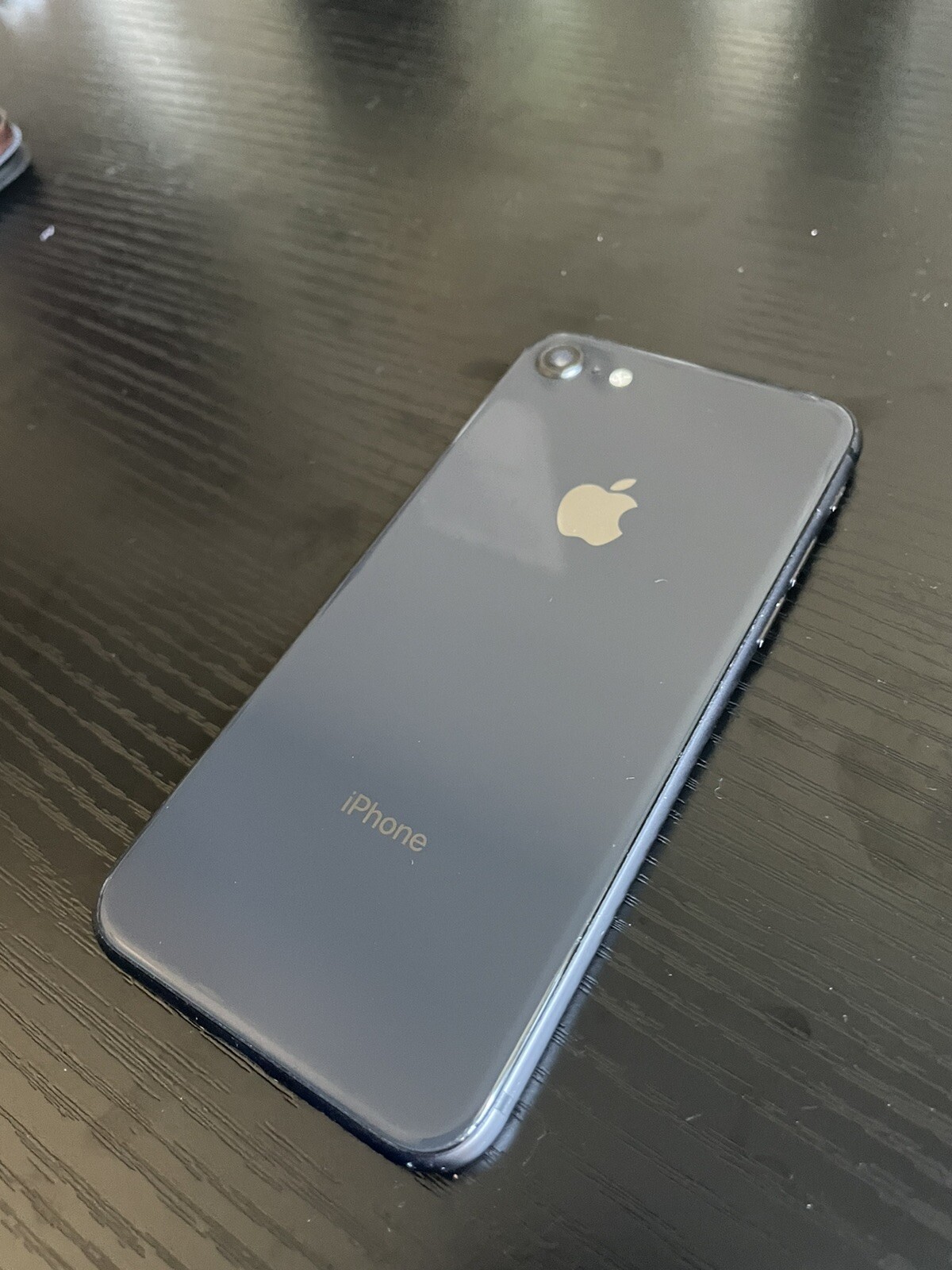 Apple iPhone 8 – 64GB – Space Gray (AT&T) A1905 (GSM)