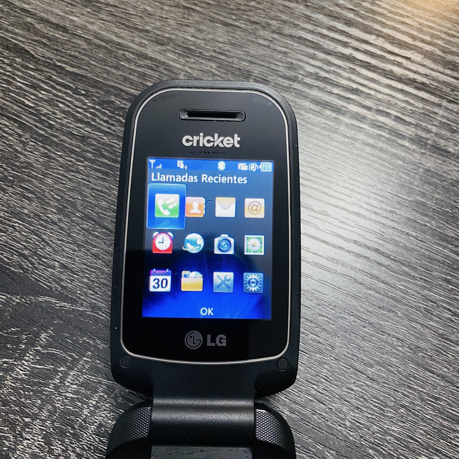 LG True B460 – Black and Gray ( Cricket ) Rare Cellular Flip Phone Works