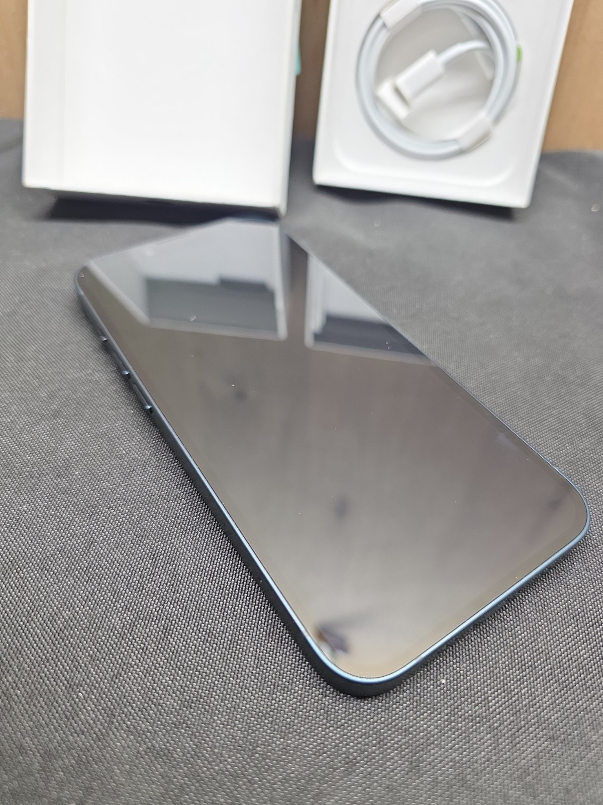 Apple iPhone 13 – 128 GB – Midnight (Unlocked) StraightTalk (No Power)