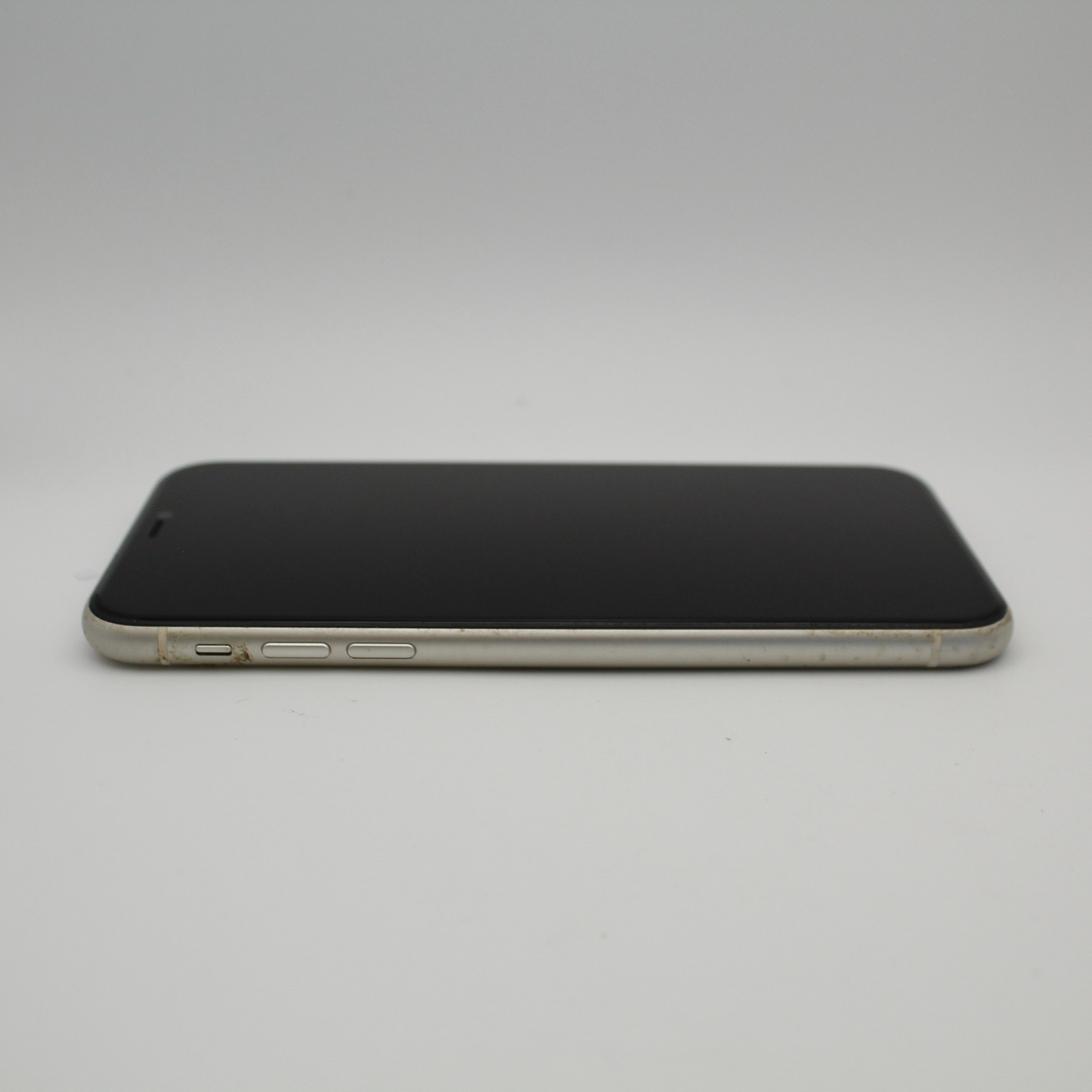 Apple iPhone 11 A2111 64GB Good Condition | White | UNLOCKED