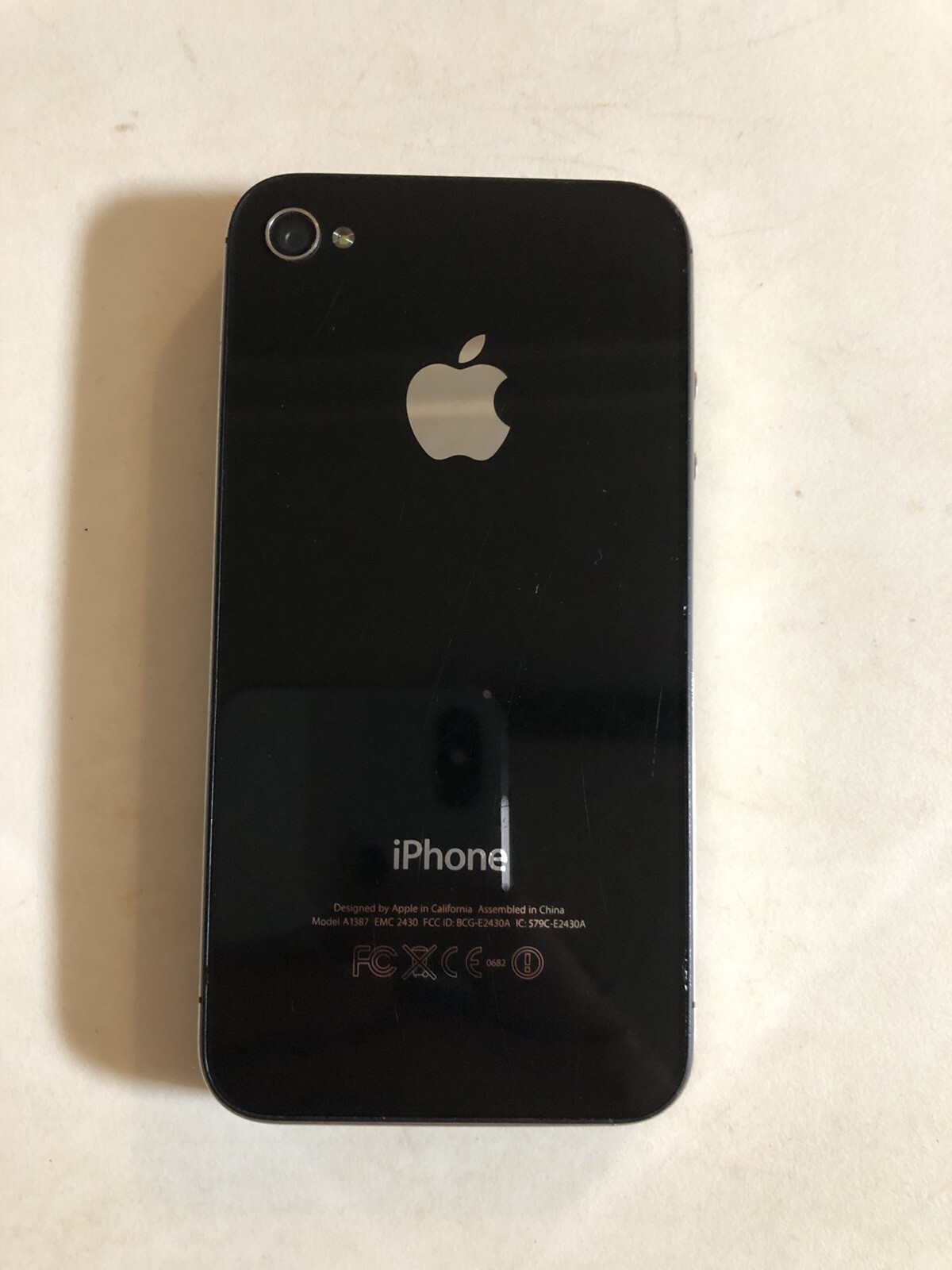 Apple iPhone 4s – 8GB – Black (Unlocked) A1387 (CDMA + GSM)