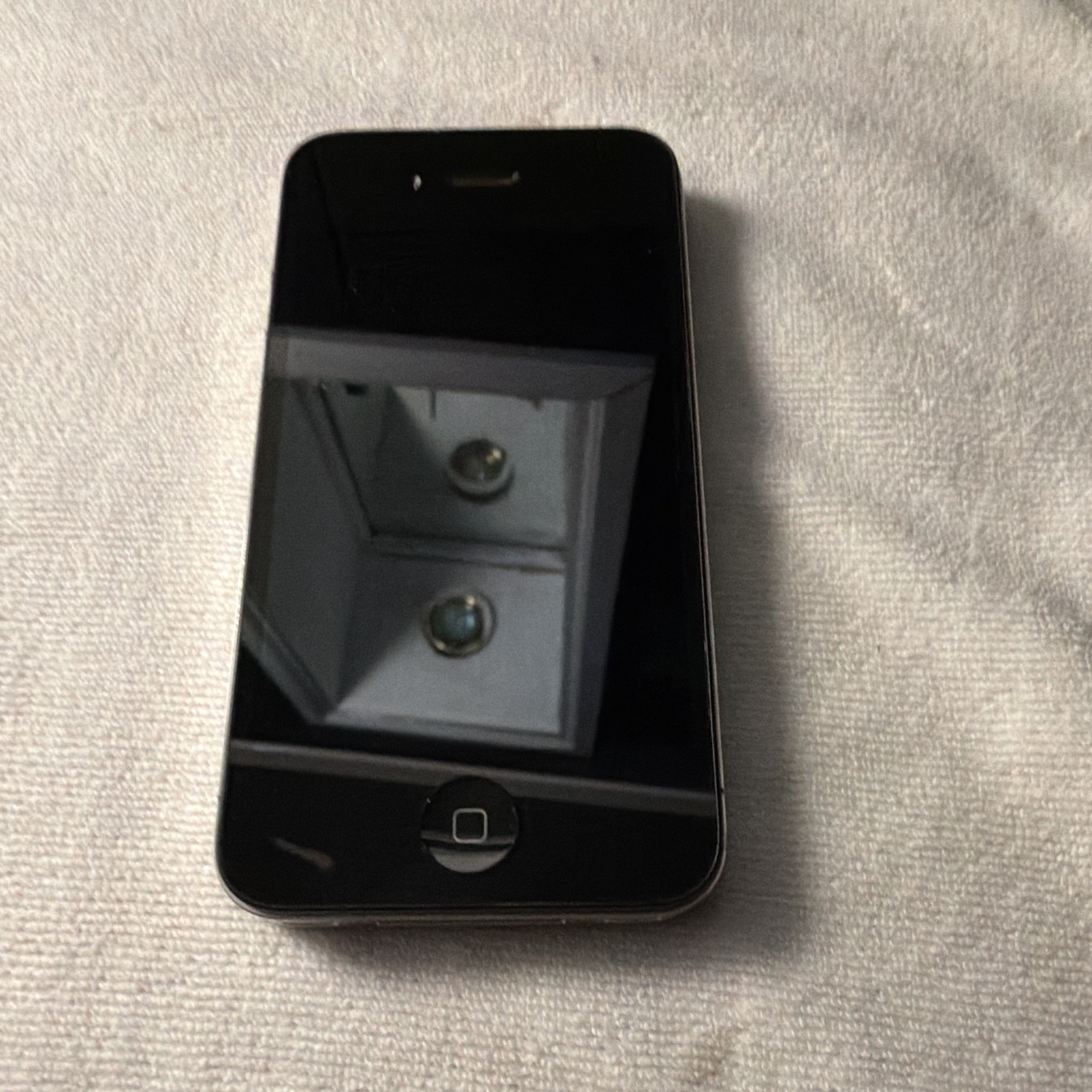 Apple iPhone 4 A1332 16GB Black Unlocked iOS 5MP Camera Bar Smartphone