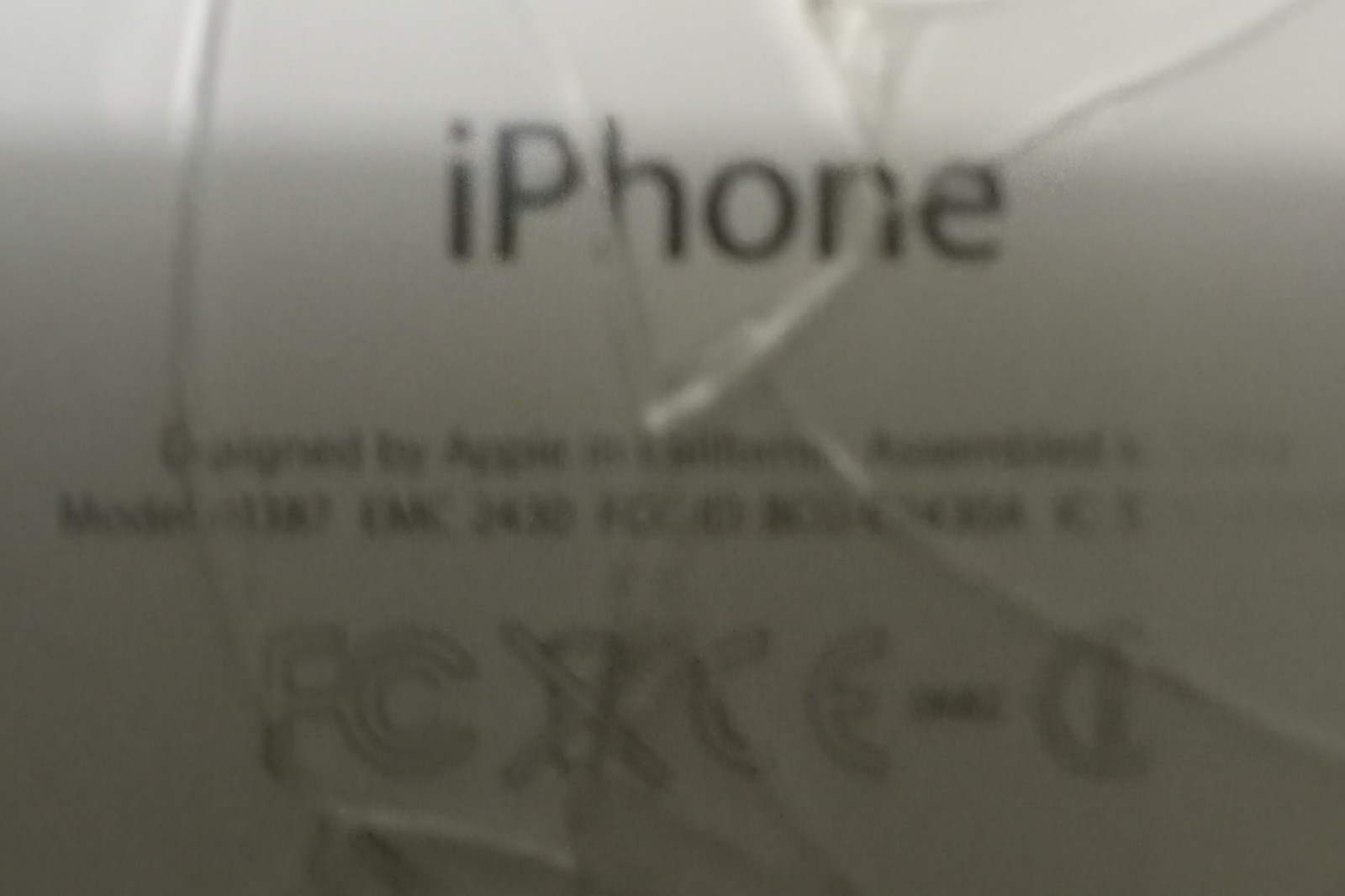 Apple Iphone 4S Model No. A1387 in White – 32GB, Verizon – Works Good