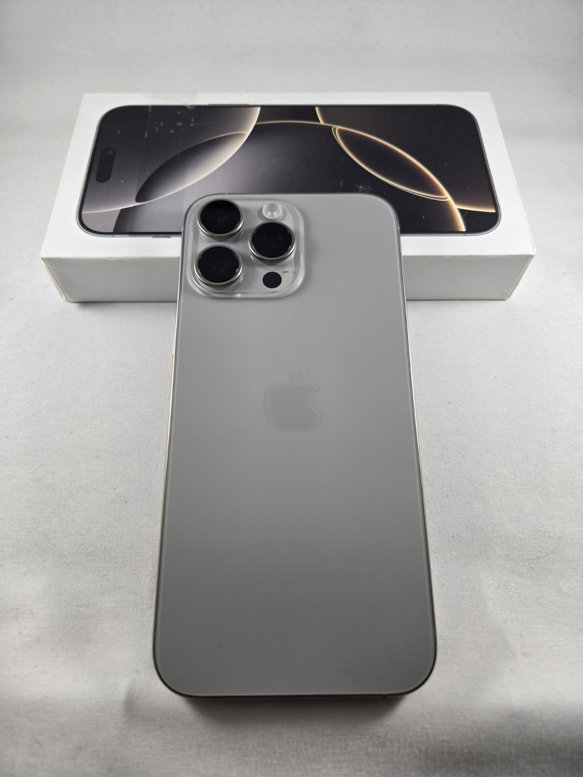 iPhone 16 Pro Max 256gb Natural Titanium AT&T