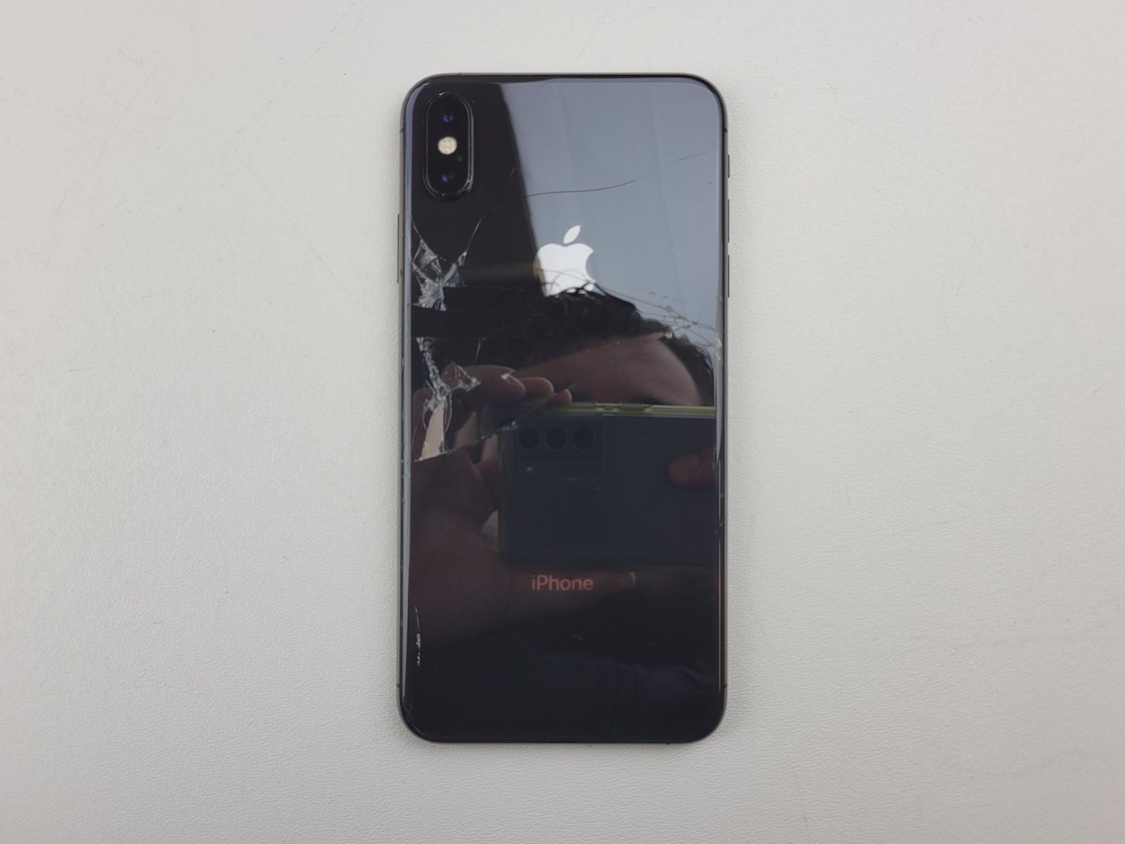 Apple iPhone XS Max (A1921) 64GB – Gray (AT&T) – *DAMAGED* – Clean IMEI – H4334