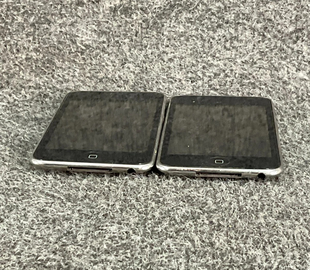 Apple iPod A1318 64GB 3rd Gen & iPhone 4S Combo Pack Used