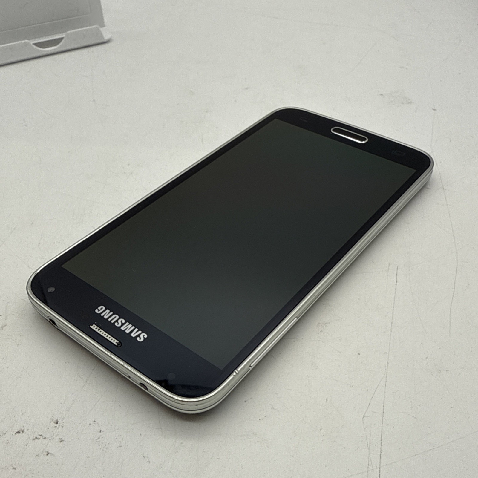 Samsung Galaxy S5 (SM-G900V) 16GB (Verizon Unlocked) Smartphone – (B10:3)