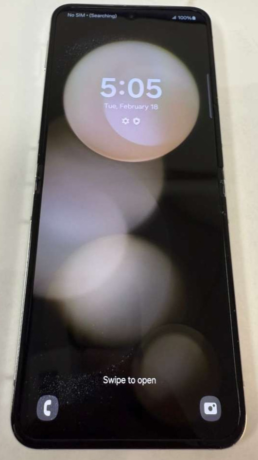 Samsung Galaxy Z Flip5 F731U1 512GB Cream Factory Unlocked Minor LCD Spot