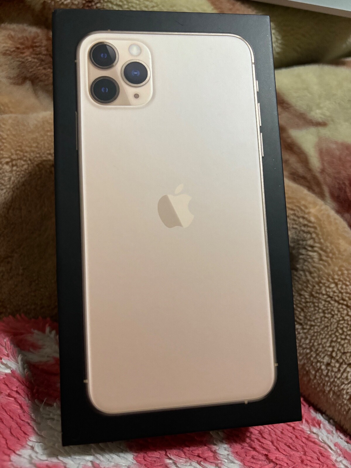 Apple iPhone 11 Pro Max – 64GB – Gold (Fido) A2161 (CDMA GSM) (CA)
