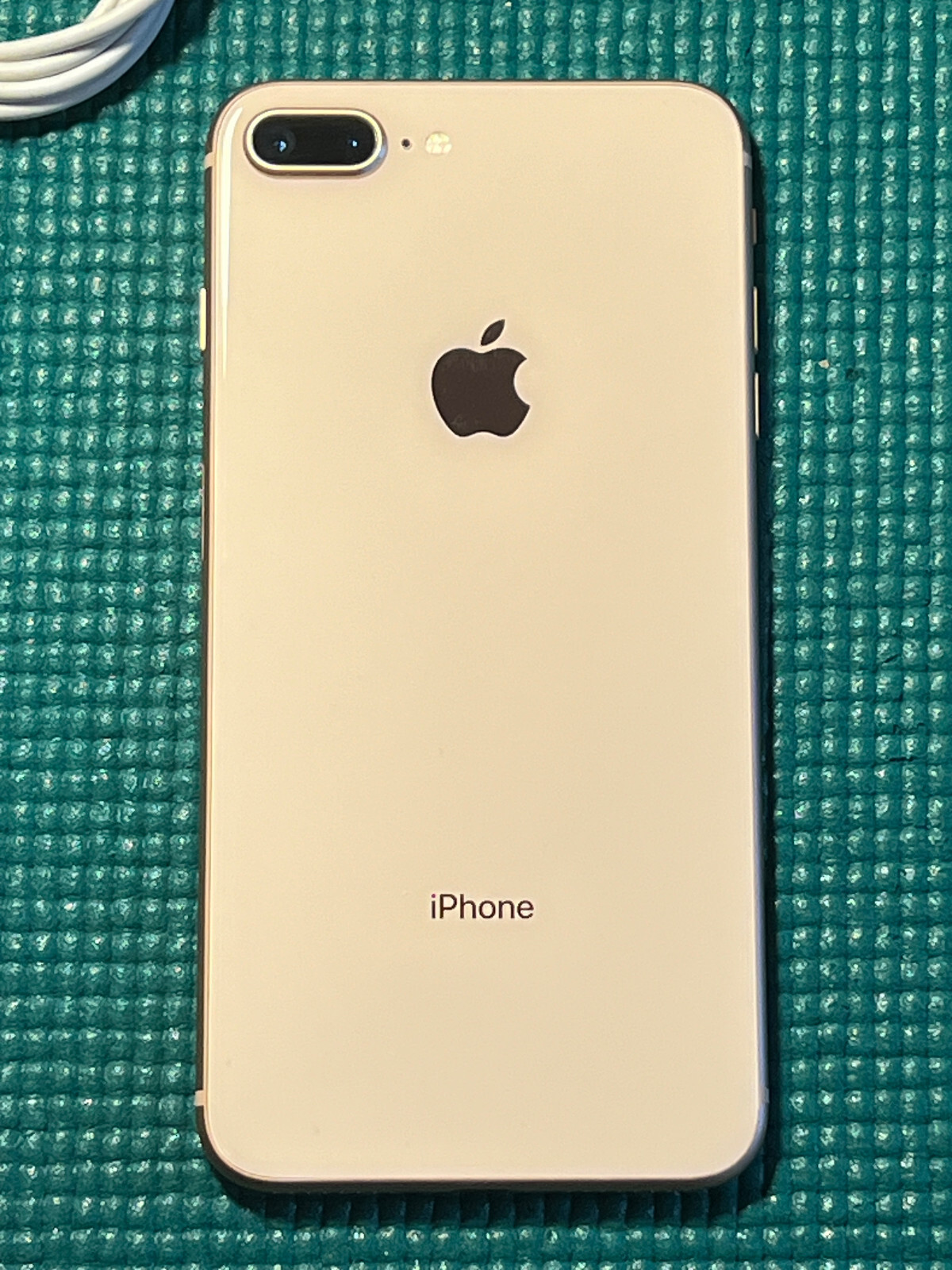 Apple iPhone 8 Plus – 64GB – Gold unlocked A1897 (GSM)