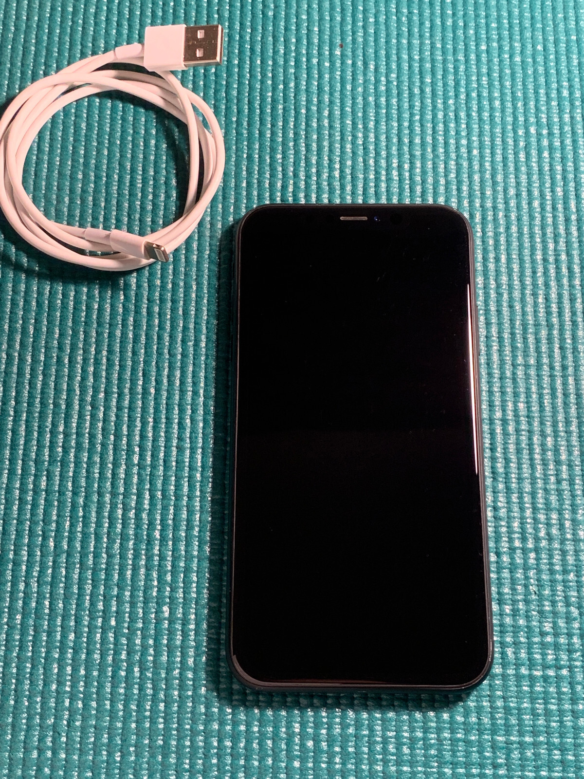 Apple iPhone XR – 64GB – Black (Unlocked) A1984 (CDMA + GSM)