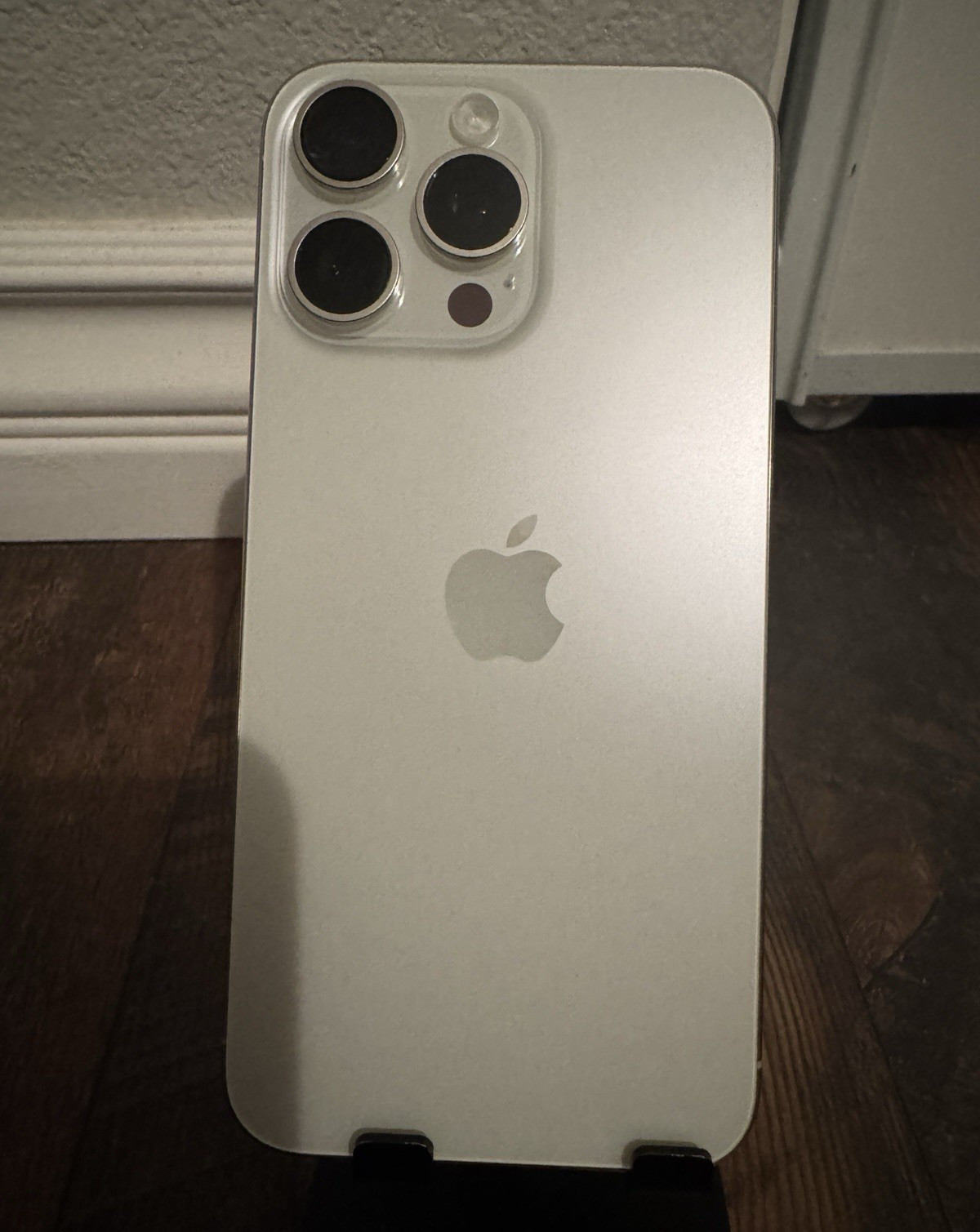 Apple iPhone 15 Pro Max 256GB White Titanium (AT&T)