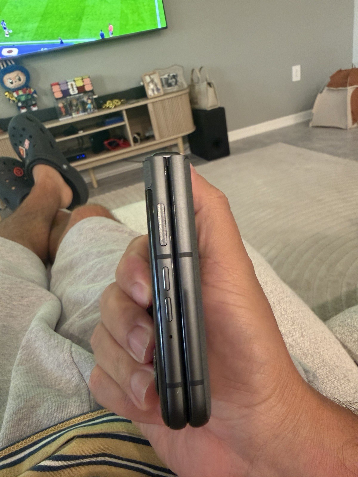 Motorola Moto Razr 2024 (XT2453) – 256GB 5G Koala Gray Unlocked