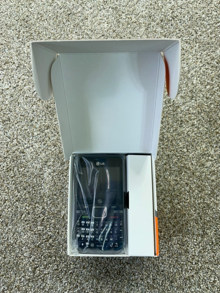 LG 530G Cell Phone GSM 850/900/1800/1900 MHz QWERTY Keyboard Bluetooth – NEW