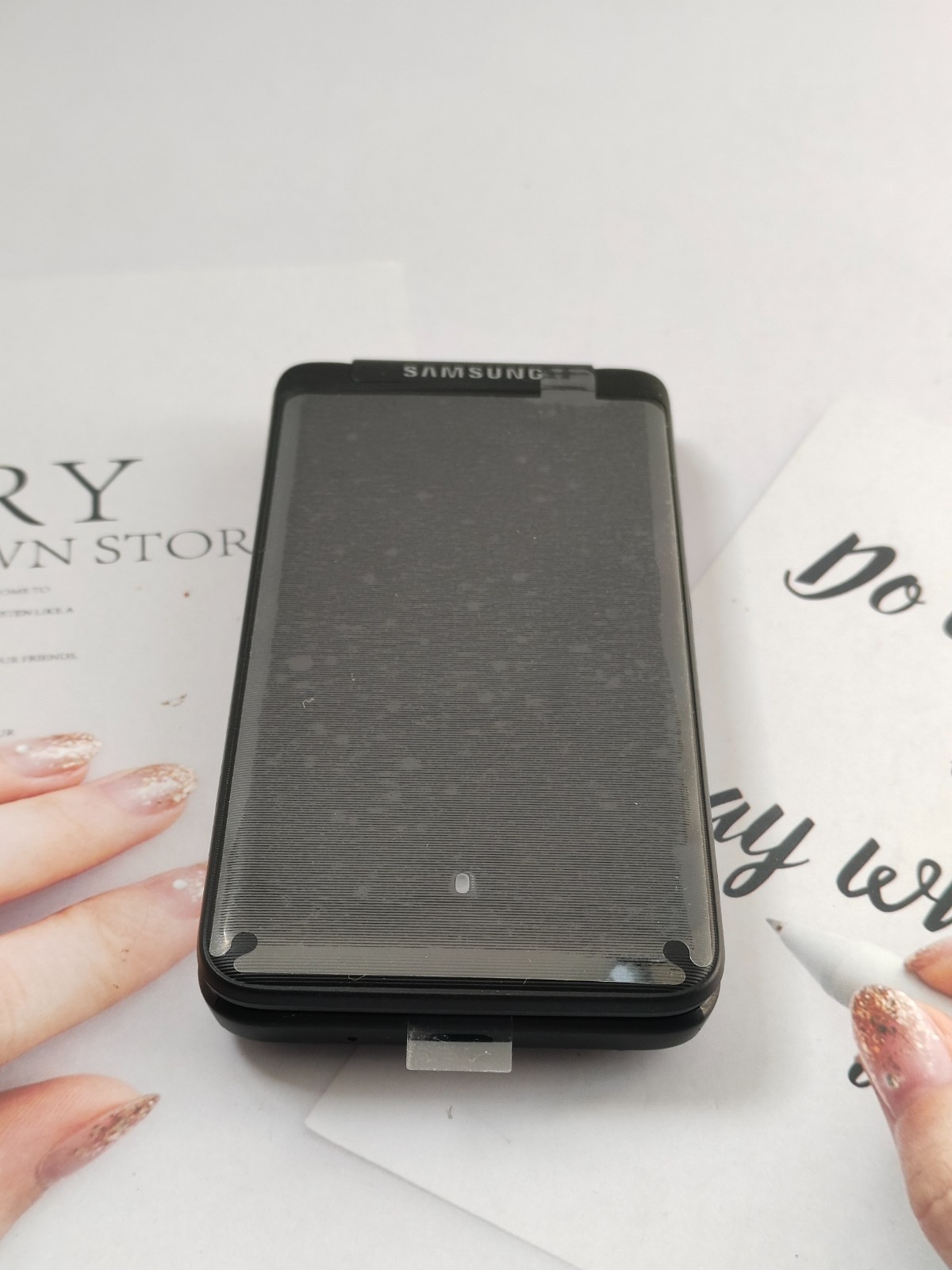 Samsung Galaxy Folder2(SM-G1600)16GB 3.8″ Flip Android Smartphone with Boxed