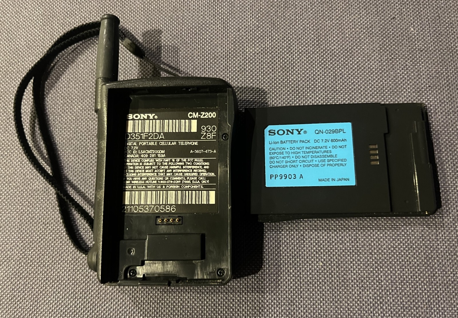 COLLECTIBLE Sony CM-Z200 D-Wave Zuma 1997 Cell Phone CDMA 800 BUNDLE – WORKING
