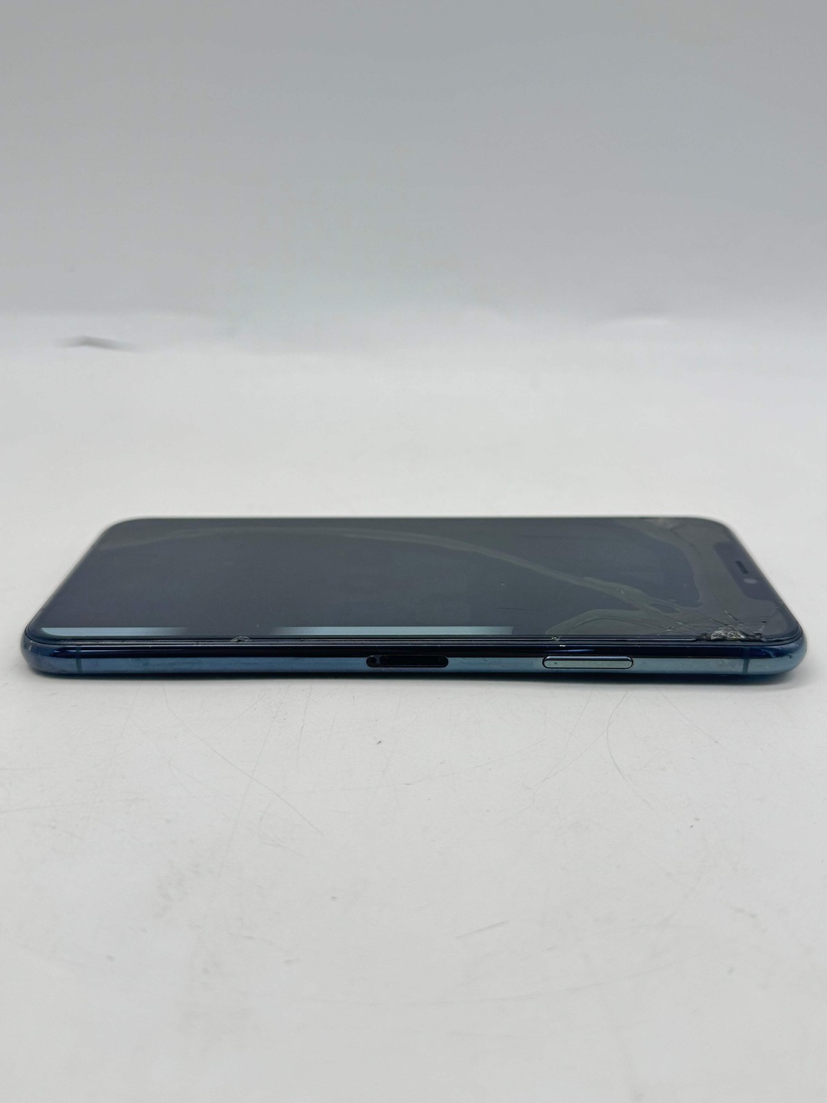Apple iPhone 11 Pro Max 64GB Space Gray AT&T Cracked Screen For Parts