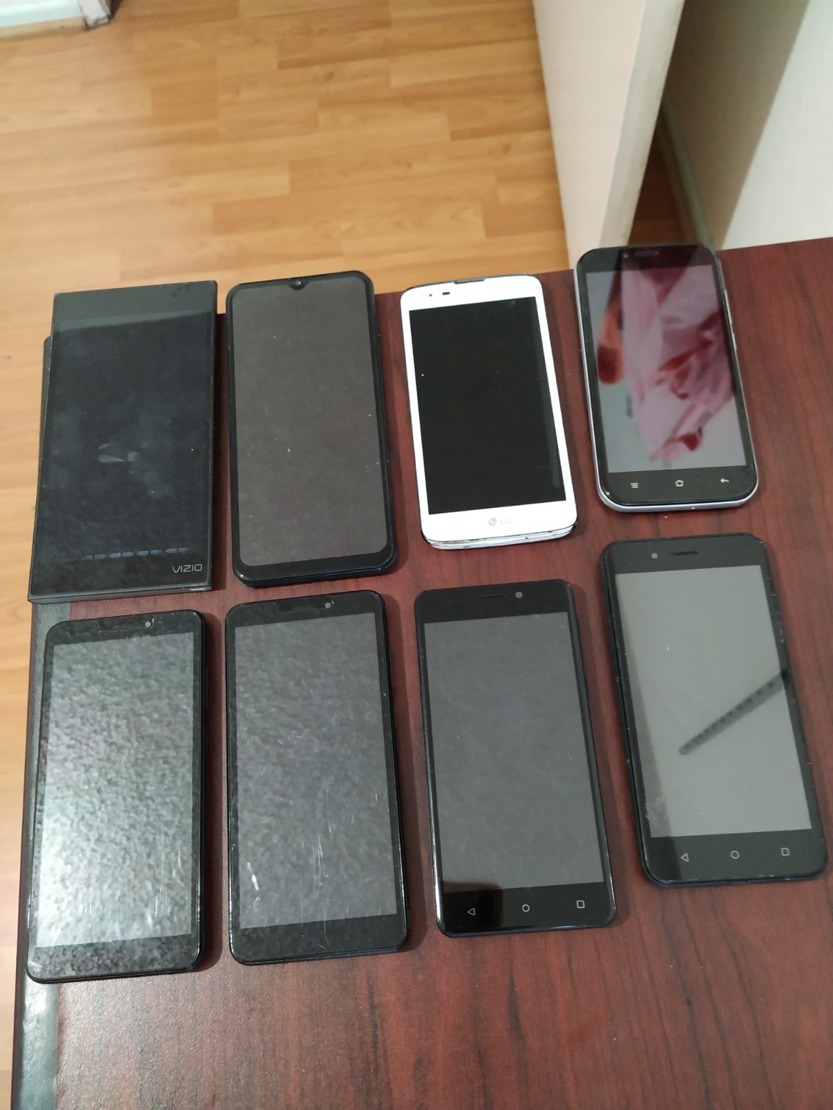 Lot of 8 Mixed Brand LG K7/ SKY Elite H5/ Wiko C210AE (2pc)/XR6M10 and other 8GB