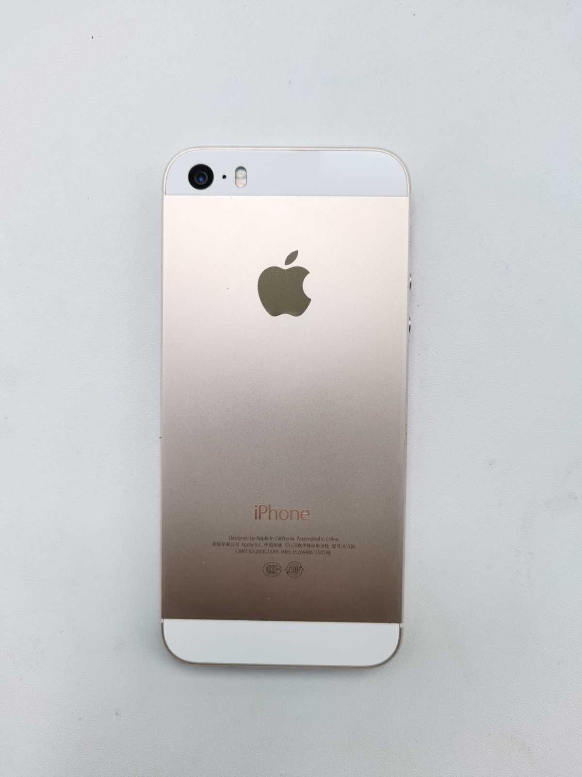 Apple iPhone 5s Unlocked 16/32/64GB – Gray Silver Gold- iOS -Fully Working phone