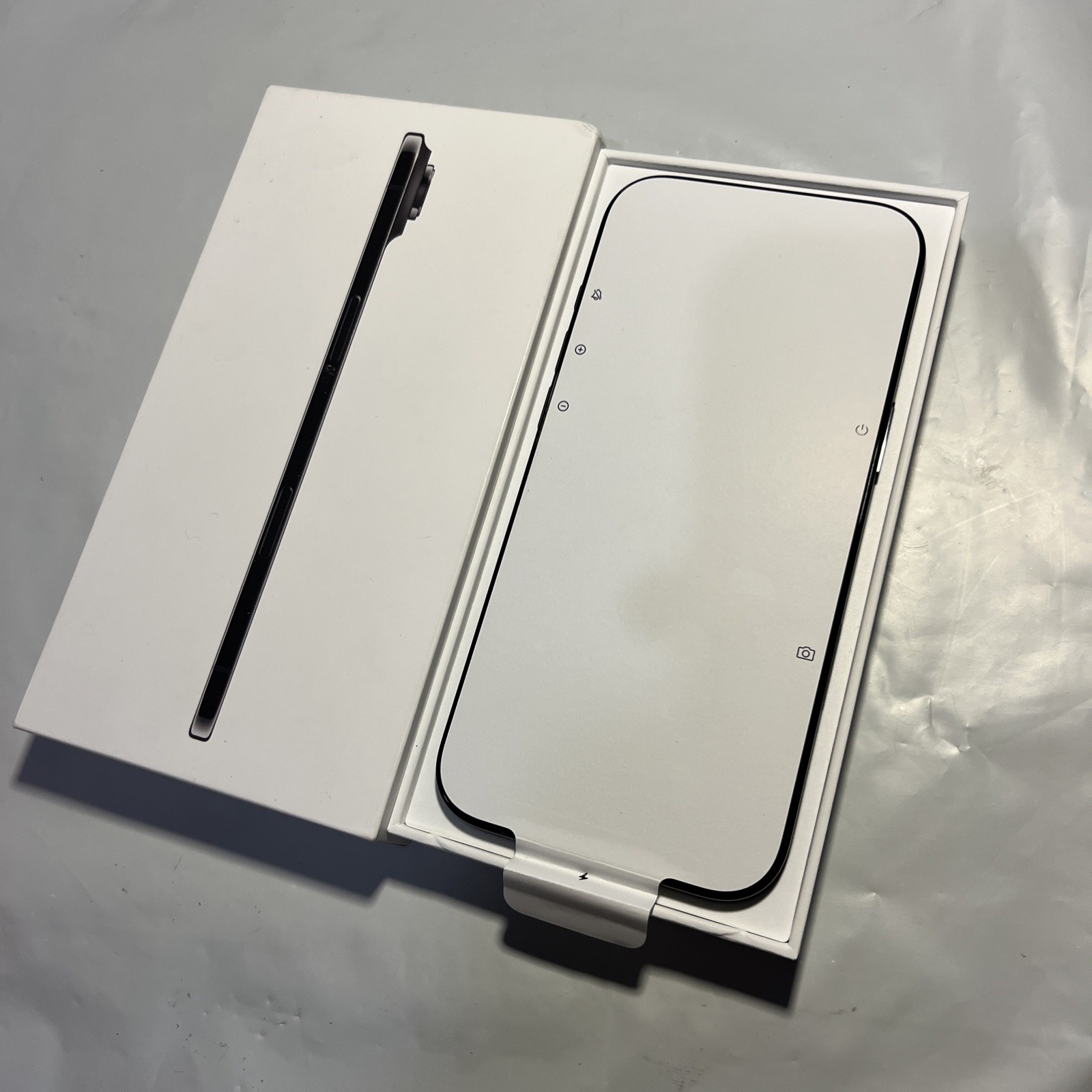 Apple iPhone 17 Air – 256GB ( Unlocked ) NEW (#625)