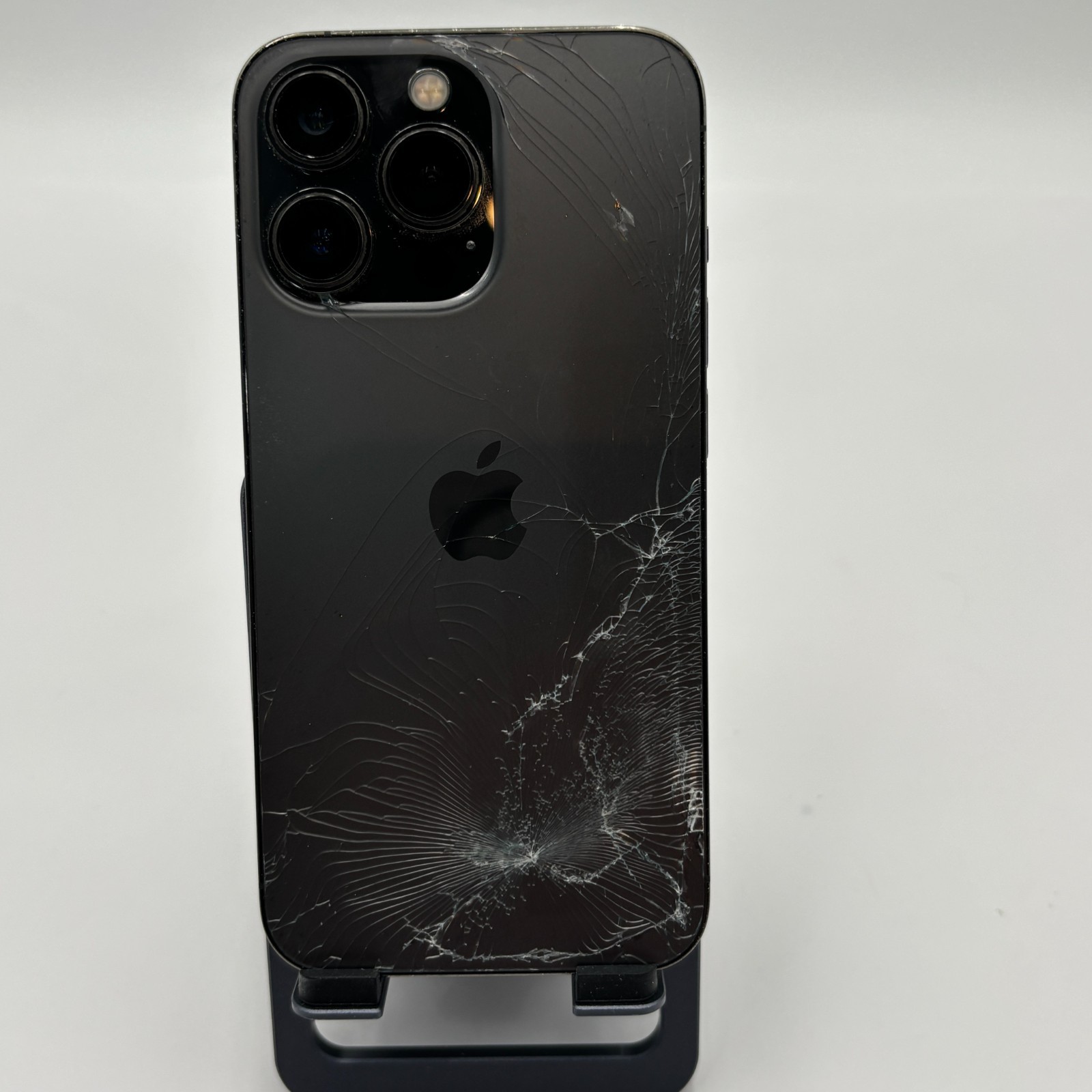 Apple iPhone 13 Pro 128GB Graphite Unlocked Cracked Back FOR PARTS Read