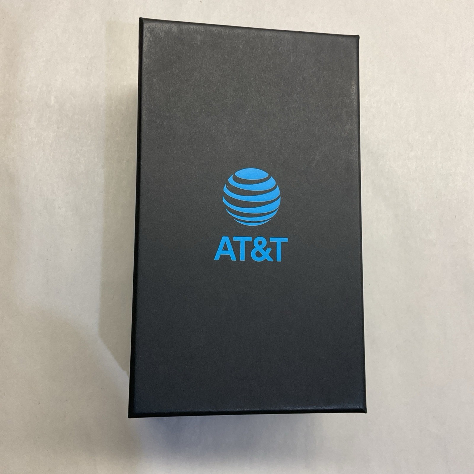 AT&T Network Alcatel 4052R 2.8″ 4GB Memory GSM Smart Flip Phone Black OPEN BOX