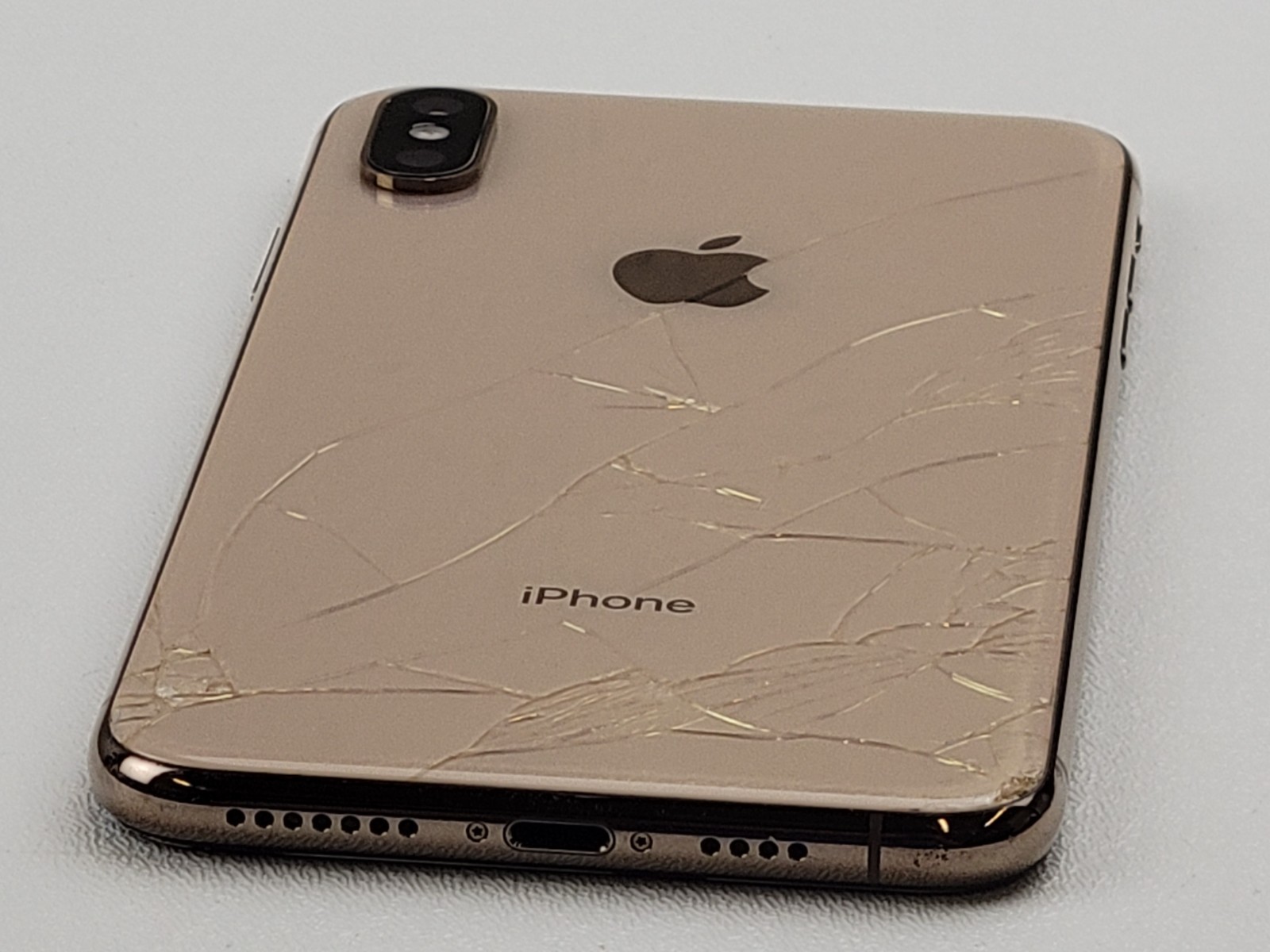 Apple iPhone XS Max (A1921) 64GB (Xfinity) – *DAMAGED* – Clean IMEI – H8019