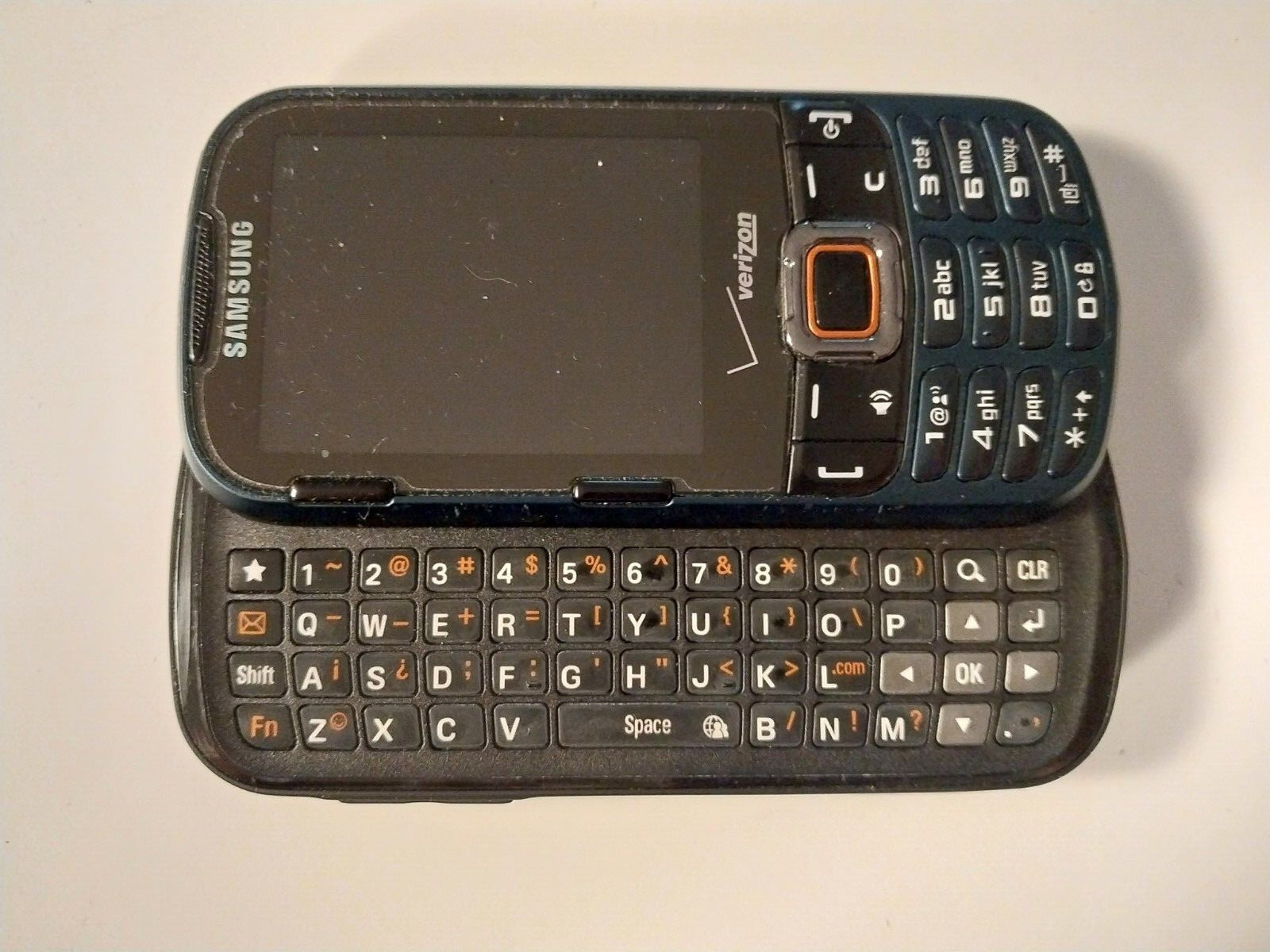 Samsung Intensity III – 128 MB – Mirror Black (Verizon) FOR PARTS DOESN’t CHARGE