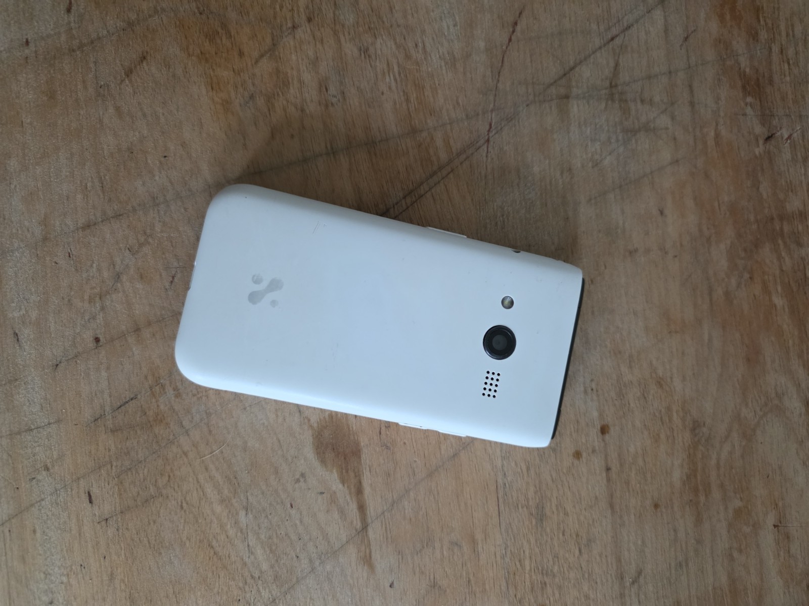 Alt MIVE AT-M120 White LTE/3G 32GB Folder Style Cell Phone Unlocked