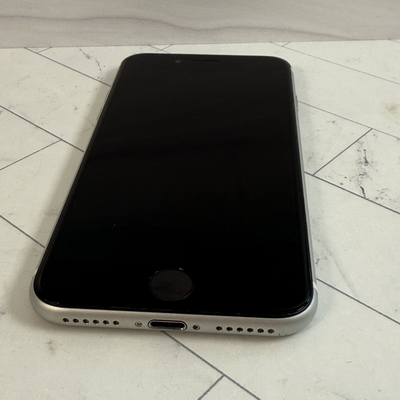 Apple iPhone SE 2nd Gen 64GB A2275 White Unlocked T-Mobile AT&T Verizon #A56