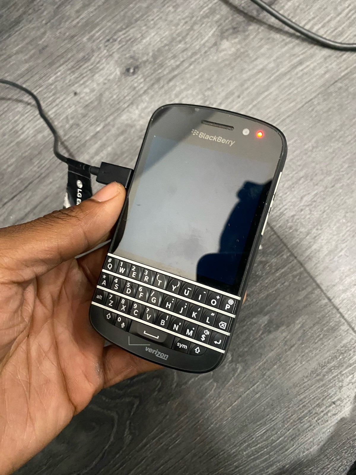 BlackBerry Q10 SQN100-2 Smartphone AT&T QWERTY Keyboard Powers On Read