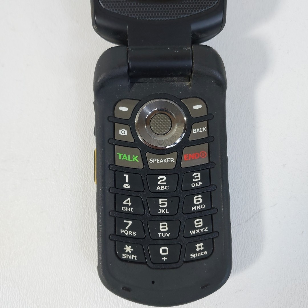 Kyocera DuraXT E4277 – Black (Sprint) PTT 3G Rugged GPS Flip Phone –