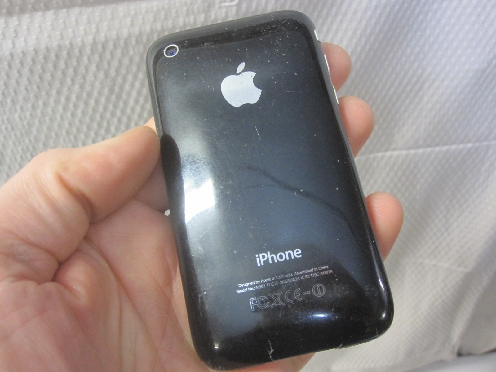 Apple iPhone 4 & 3GS (A1349 / A1303) Black White iOS Smartphone – For Parts Only