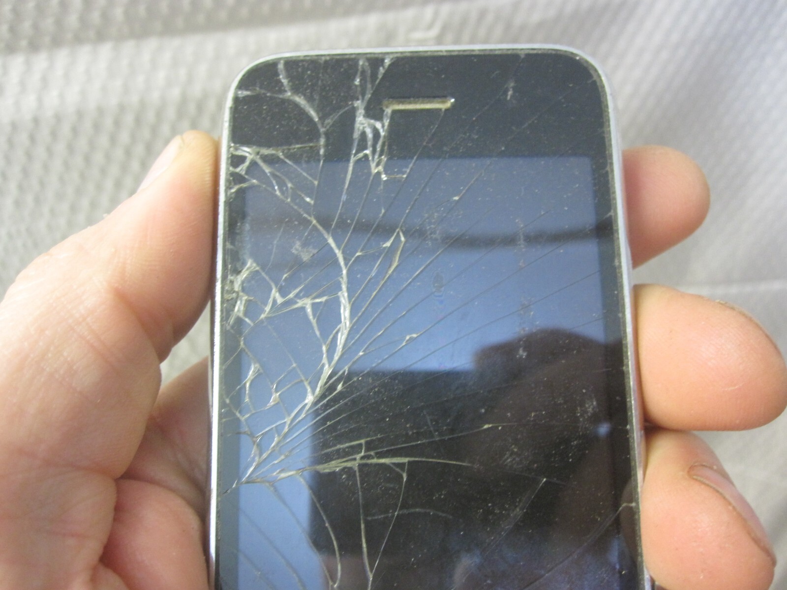 Apple iPhone 4 & 3GS (A1349 / A1303) Black White iOS Smartphone – For Parts Only