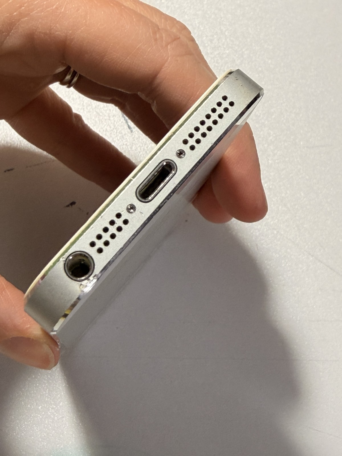 Apple iPhone 5 A1429 Cell Phone +please read+