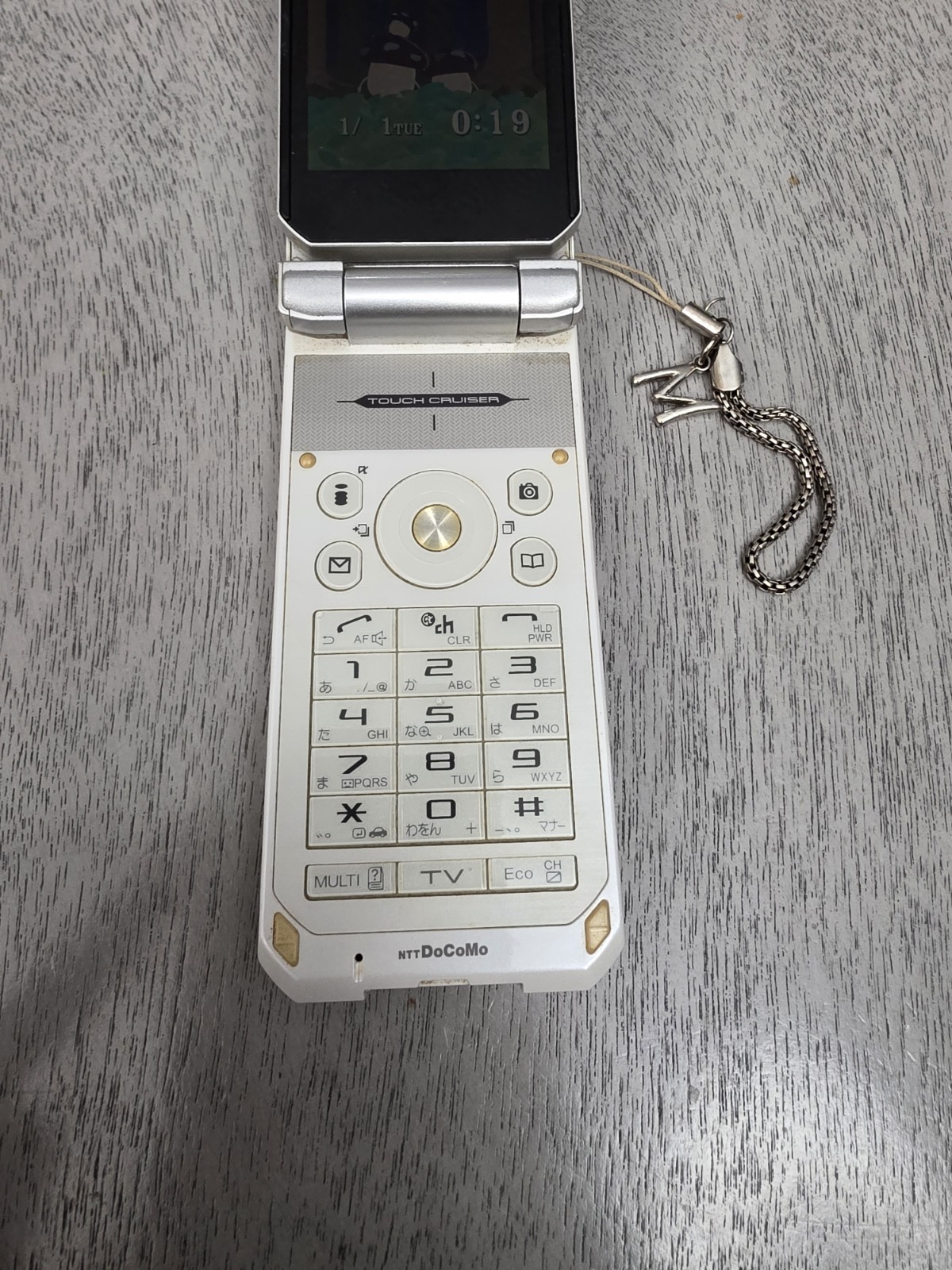 Sharp Aquos Docomo SH905iTV Japanese Flip Phone VIERA Keitai Mobile Phone – 2008