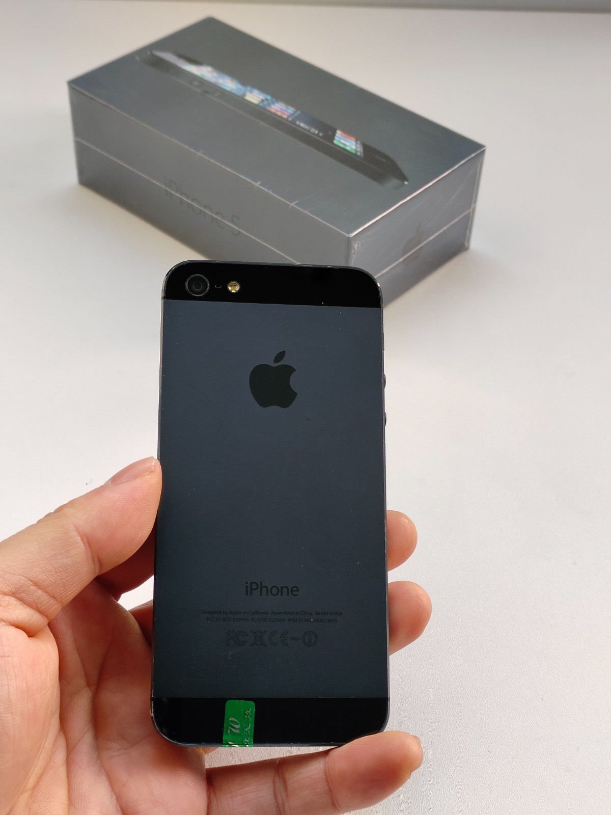90%N ew Apple iPhone 5/5s/5c 16GB UNlocked Black/White/Gold Good new battery