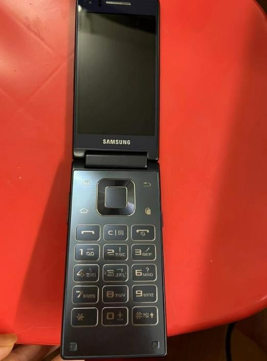 Hot Original Samsung SM-G9198 UNLOCKED 4G LTE Dual SIM 16MP WiFi Flip Smartphone