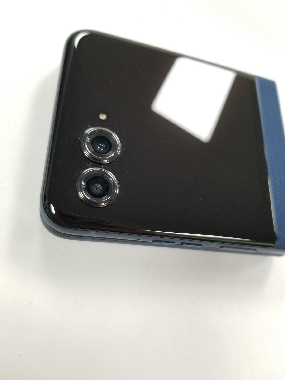 Motorola Razr 2025 256GB Blue XT2553-3 (Dish Wireless) Fully Functional DG6383
