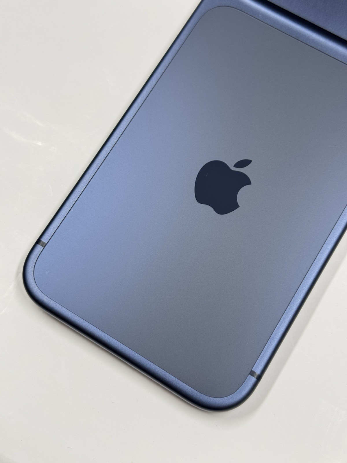 Apple iPhone 17 Pro Max 256GB Deep Blue (AT&T) – WiFi/Parts Only, Excellent
