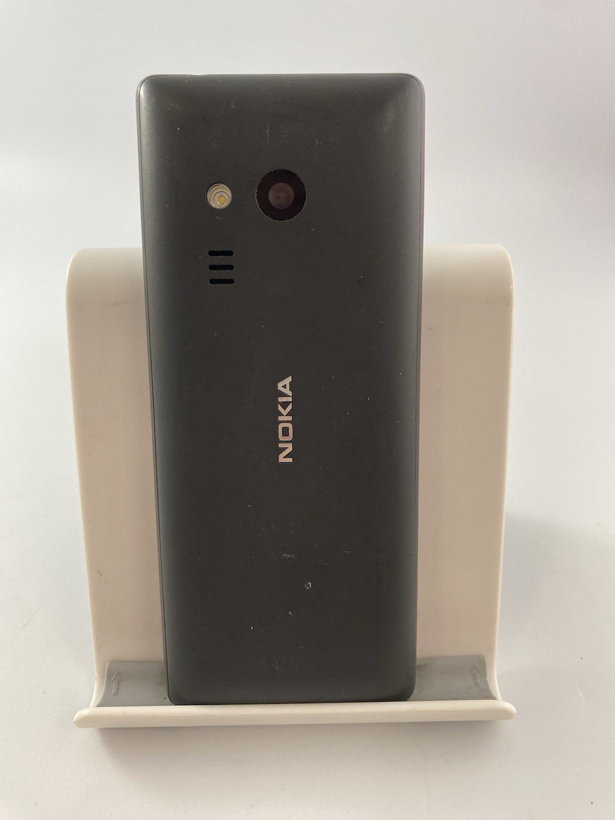 Nokia 216 Unlocked 16MB 2.4″ 0.3MP FM Torch Mobile Button Phone