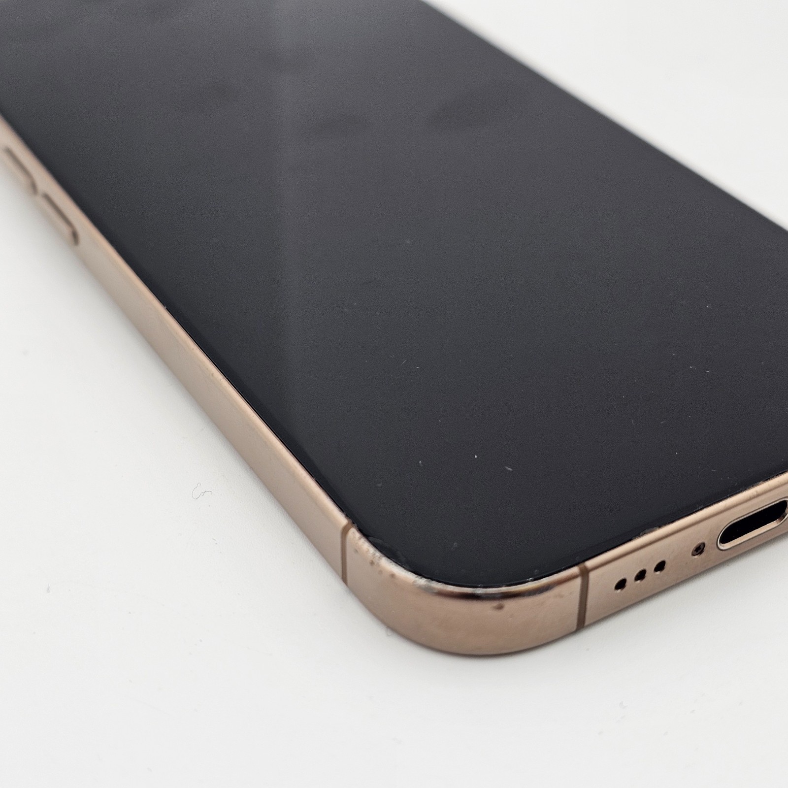 Apple iPhone 16 Pro A3083 – Unlocked 512GB Desert – *CRACKED GLASS/BLACK SPOT*