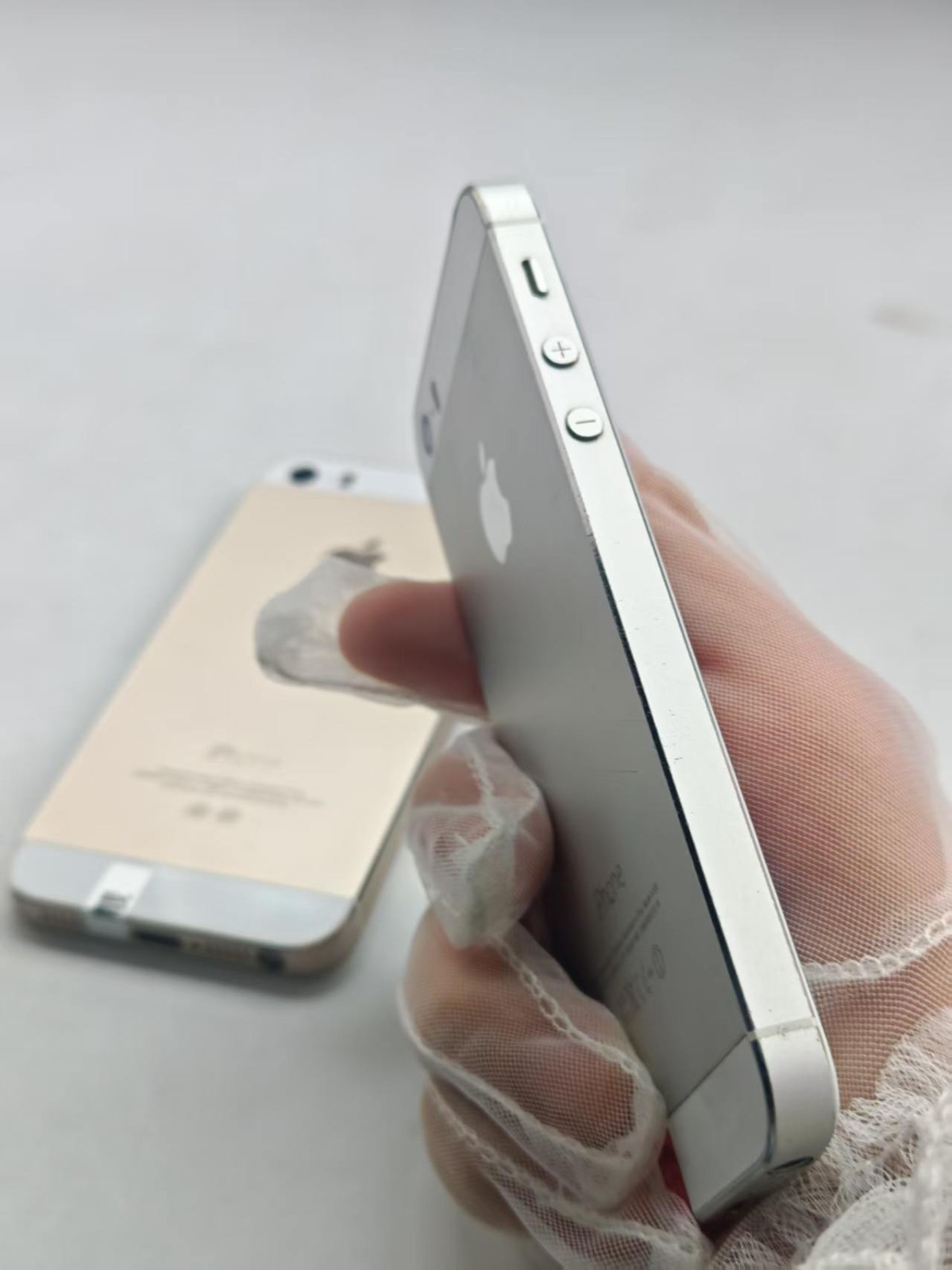 Apple IPhone 5s – 16/32/64GB – ALL COLORS Unlocked GOOD