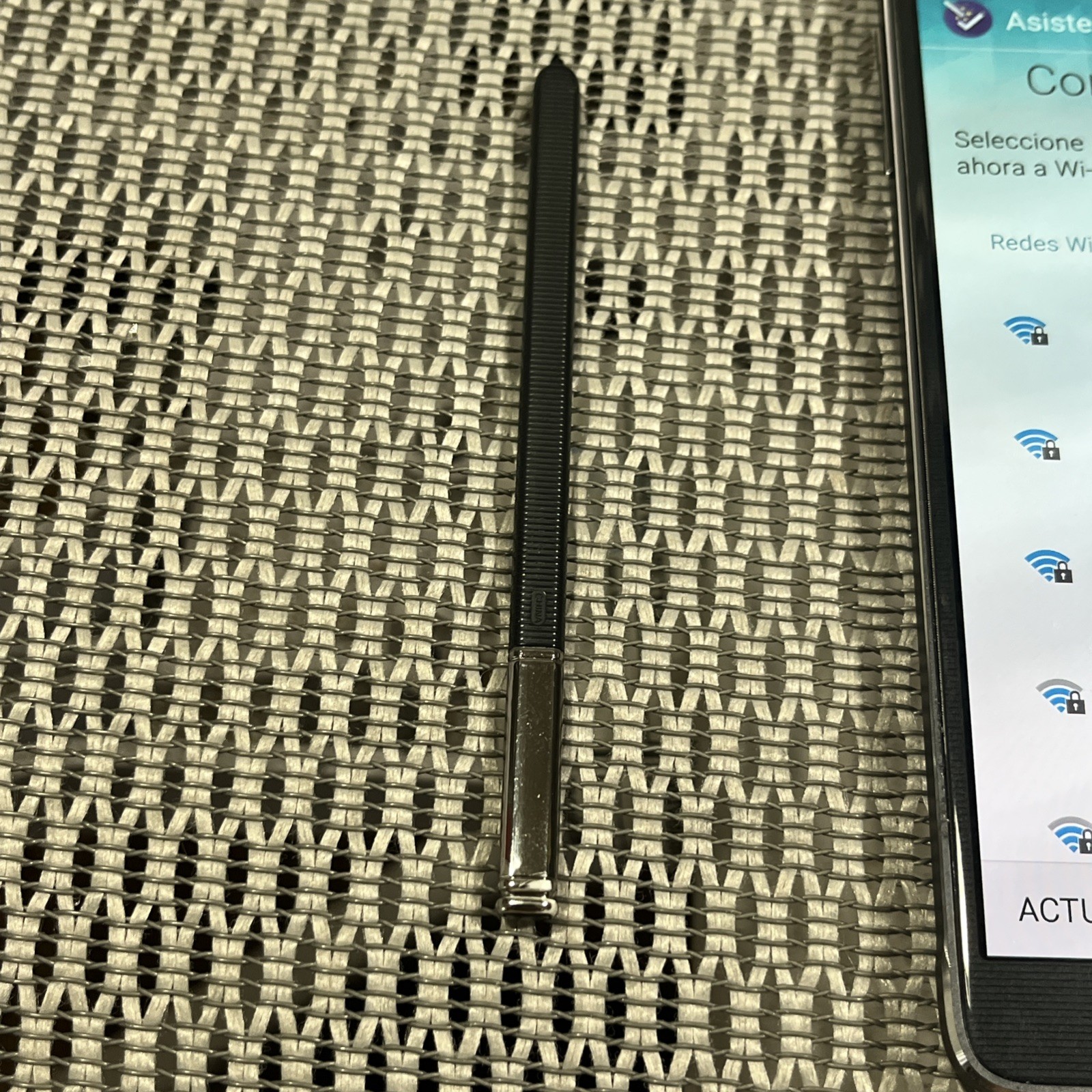 Samsung Galaxy Note 4 SM-N910V – 32 GB – Black (Verizon + GSM unlocked)-Used