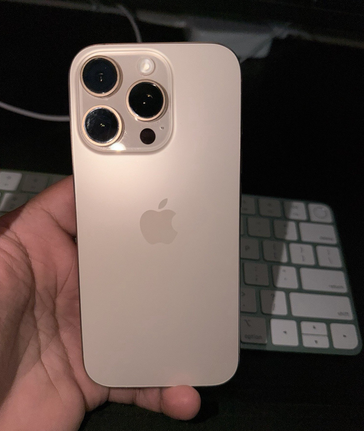 Apple iPhone 16 Pro 128GB ( Carrier unlocked)