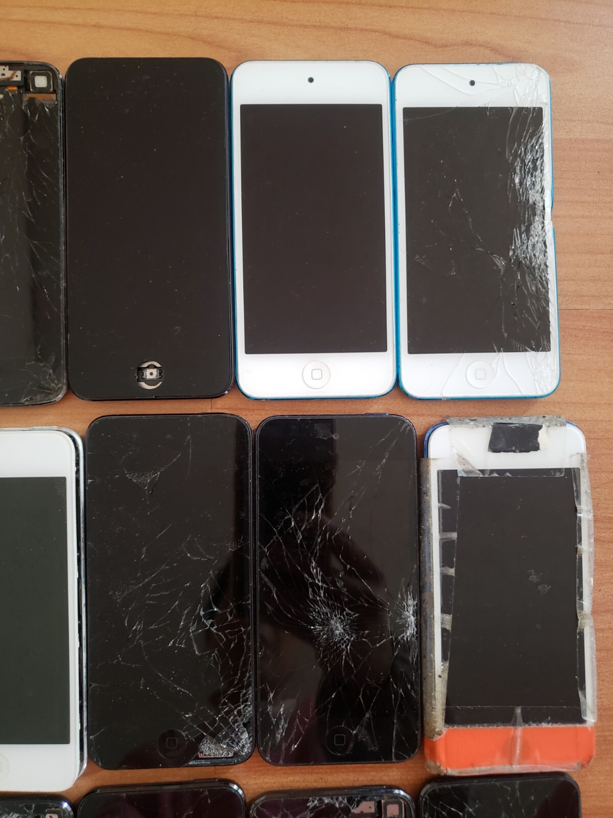 Lot of 15 Apple iPod Touch 7th and 6th and 5th Gen A2178/A1574 /A1421 For parts
