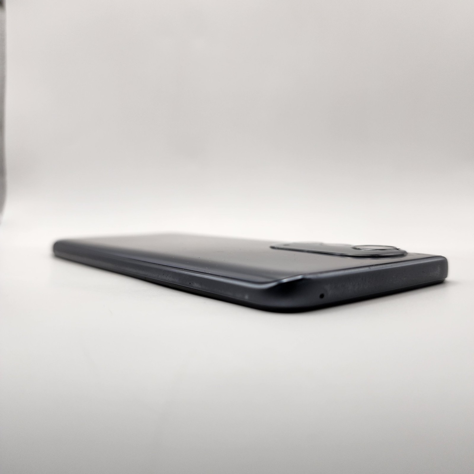 Motorola Edge 5G (2022) XT2205-1 128GB Mineral Gray (T-Mobile)